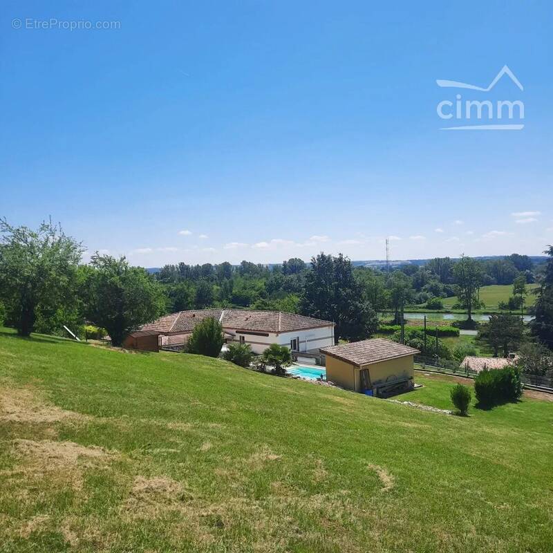 Maison à SAINT-ROMAIN-LE-NOBLE