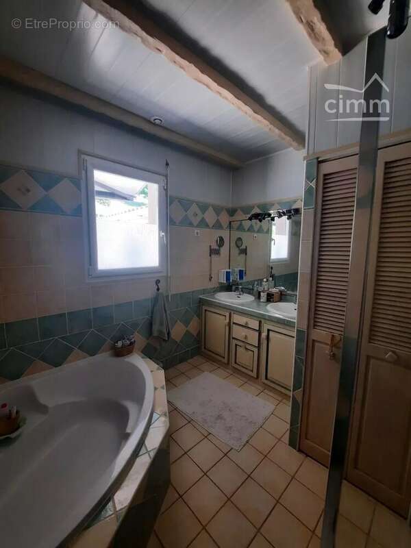 Maison à SAINT-ROMAIN-LE-NOBLE