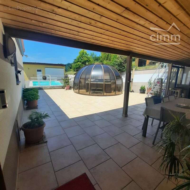 Maison à SAINT-ROMAIN-LE-NOBLE