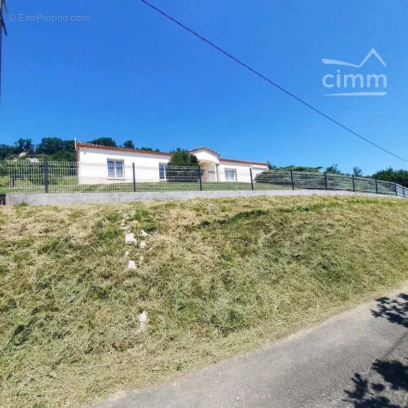 Maison à SAINT-ROMAIN-LE-NOBLE