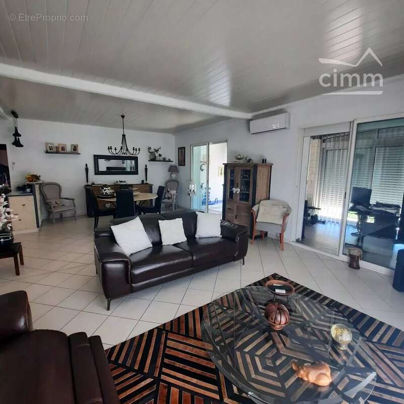 Maison à SAINT-ROMAIN-LE-NOBLE