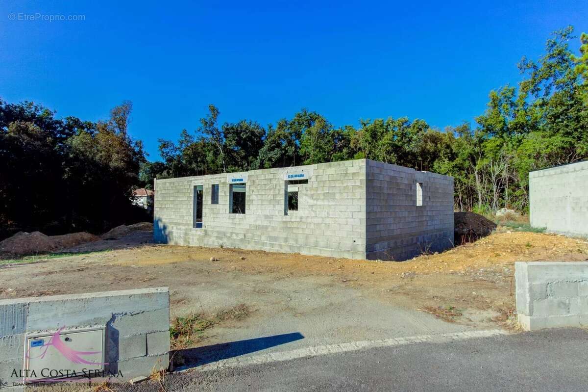 Maison à PRUNELLI-DI-FIUMORBO