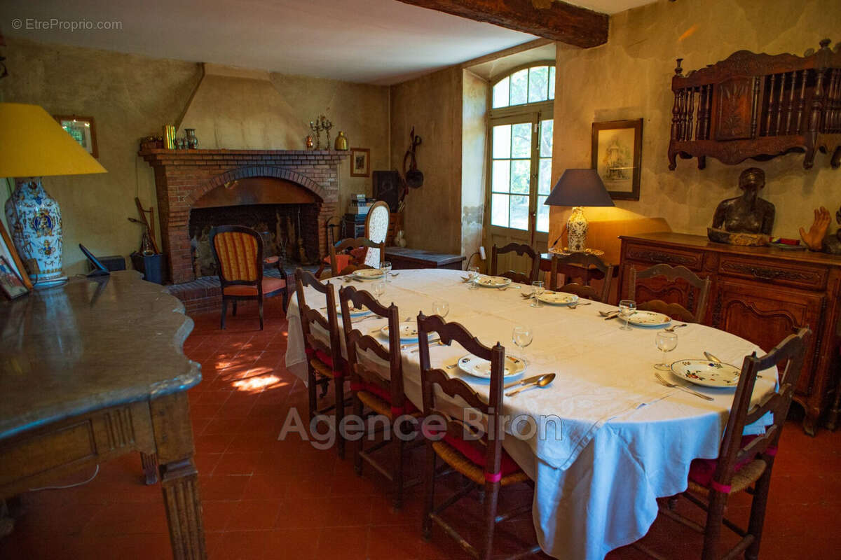 Maison à L&#039;ISLE-SUR-LA-SORGUE