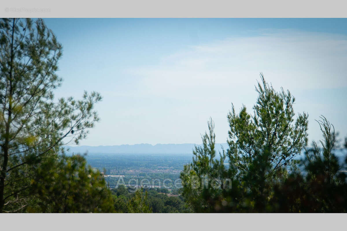 Maison à L&#039;ISLE-SUR-LA-SORGUE