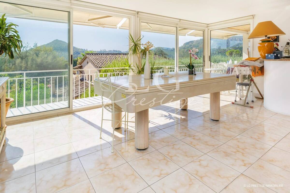 Maison à MANDELIEU-LA-NAPOULE