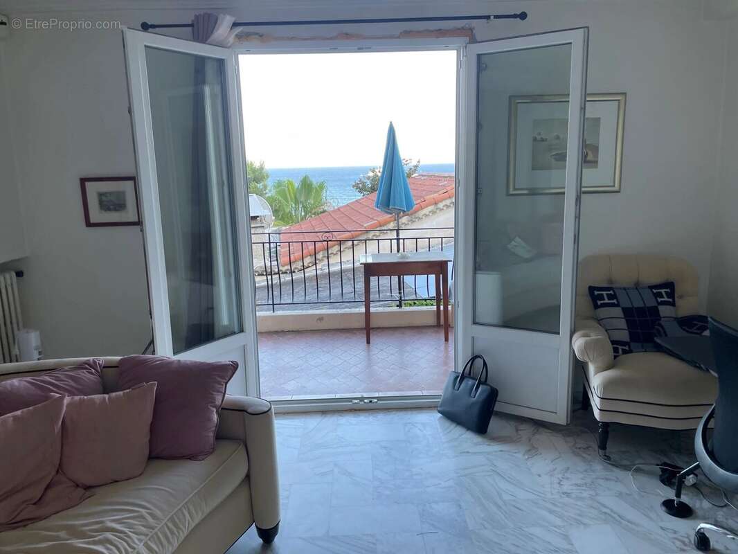Appartement à EZE