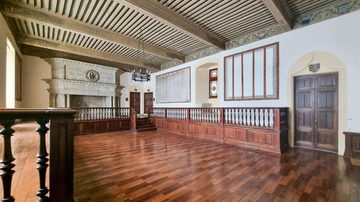 salle d&#039;arme - Appartement à LERAN