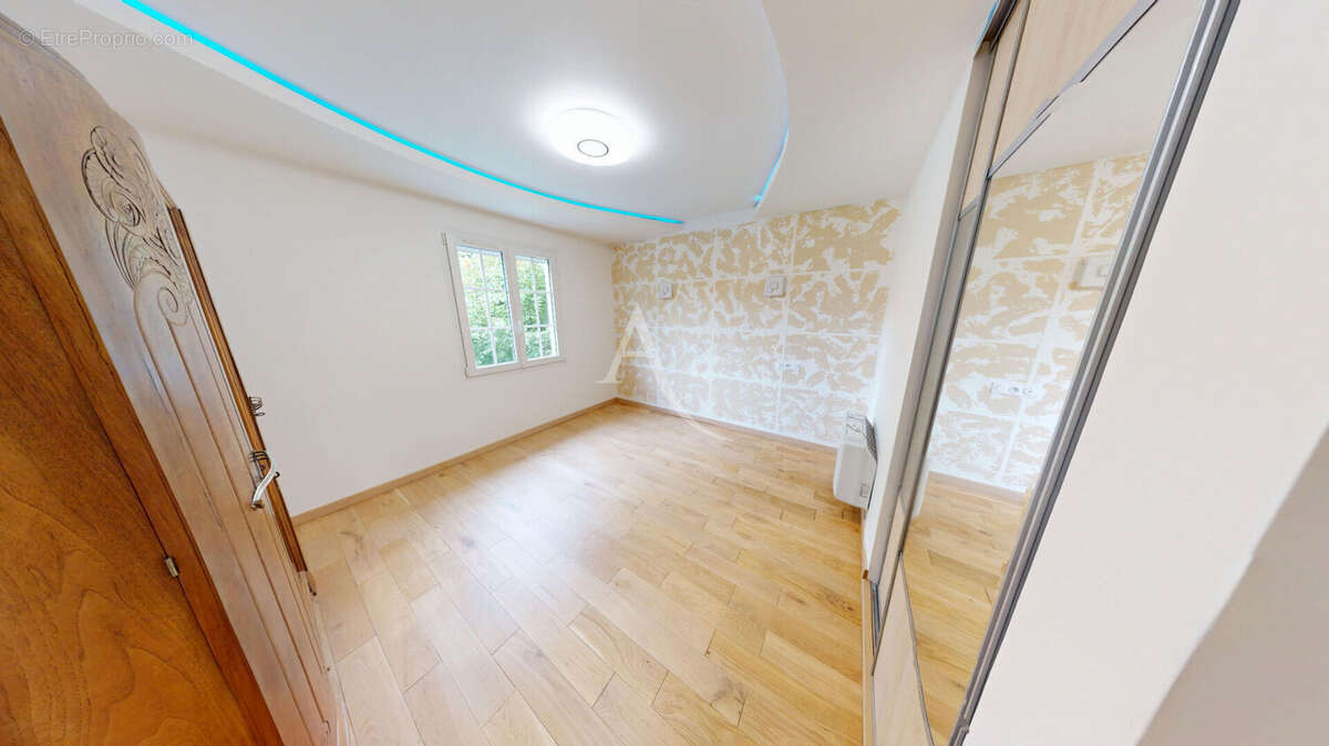 Maison à SAINT-REMY-LA-VANNE