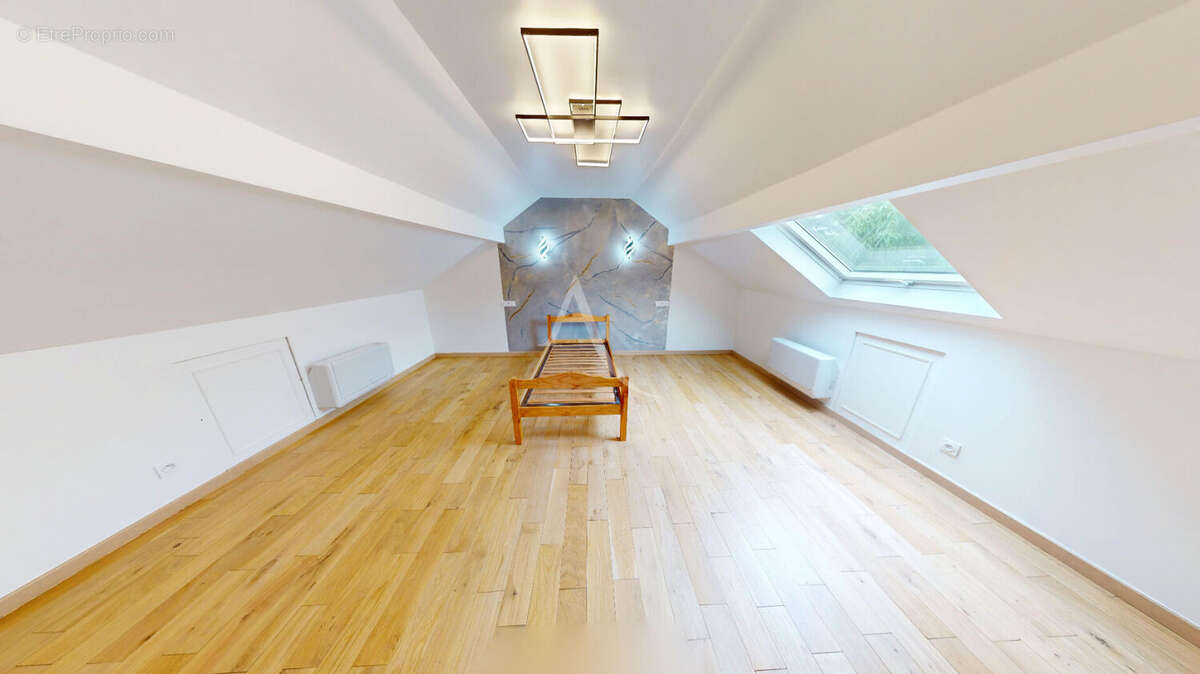 Maison à SAINT-REMY-LA-VANNE