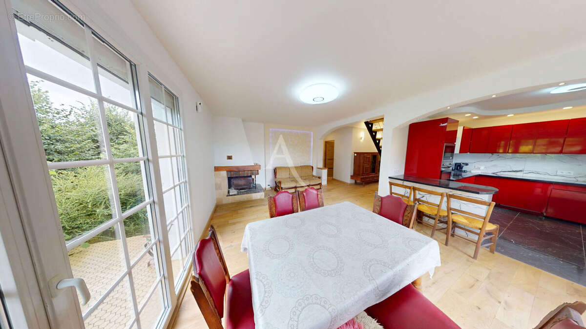 Maison à SAINT-REMY-LA-VANNE