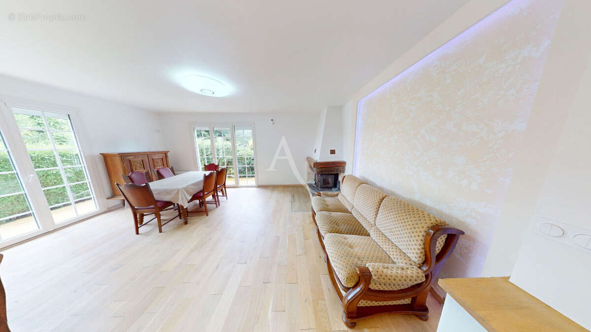 Maison à SAINT-REMY-LA-VANNE