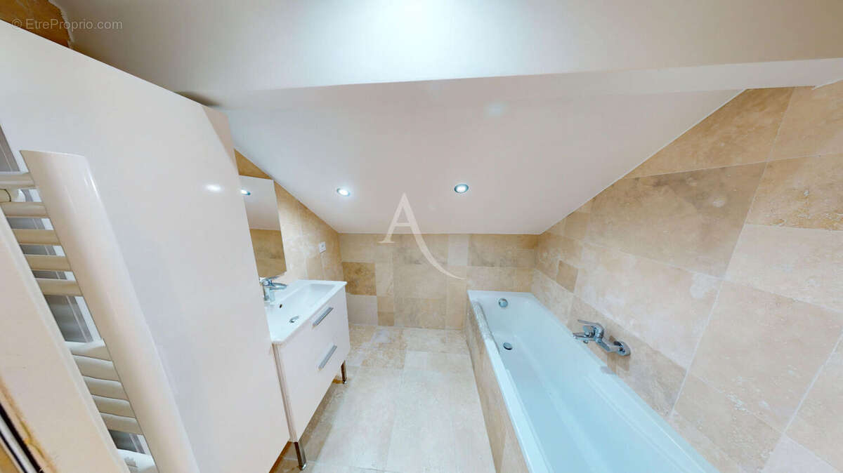 Maison à SAINT-REMY-LA-VANNE