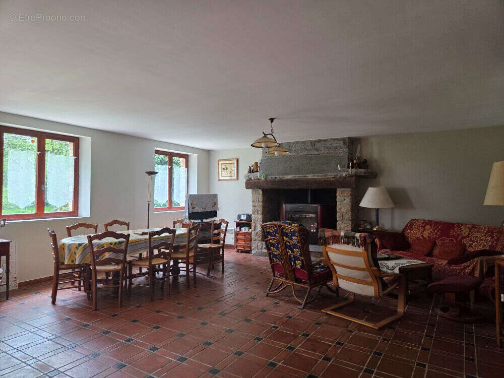 Maison à BAINS-SUR-OUST