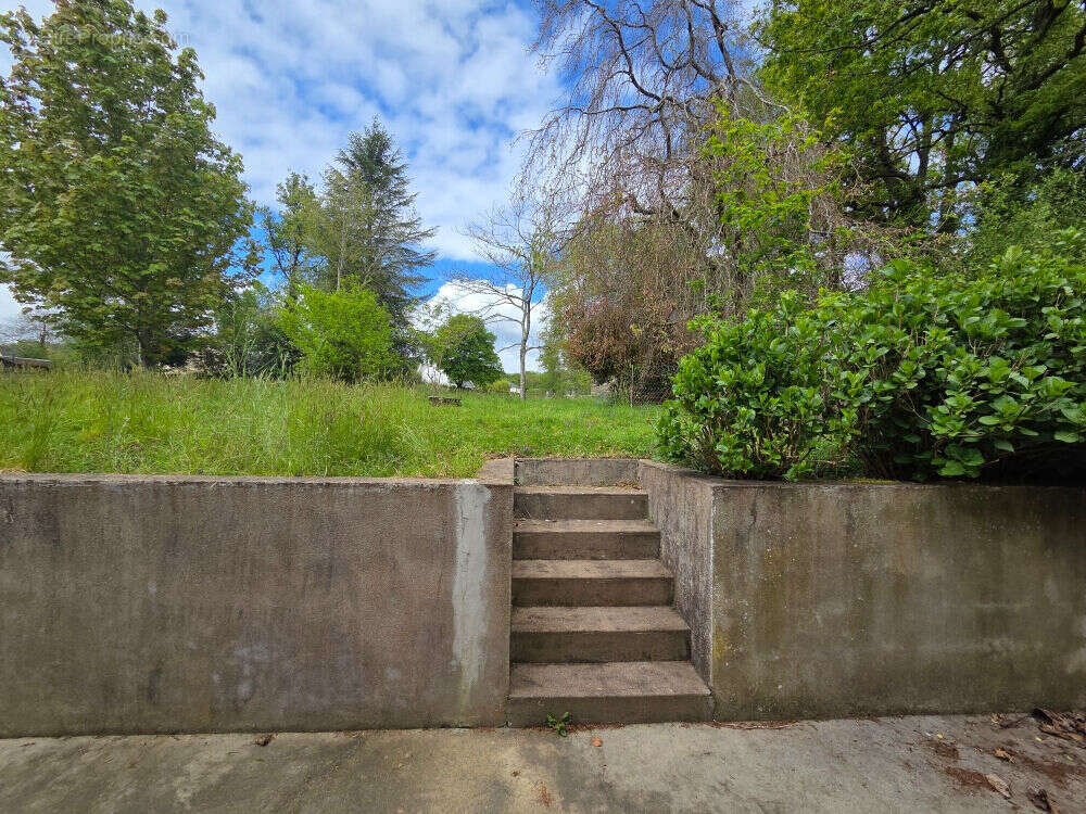 Maison à BAINS-SUR-OUST