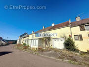 Maison à SAINT-BROINGT-LE-BOIS