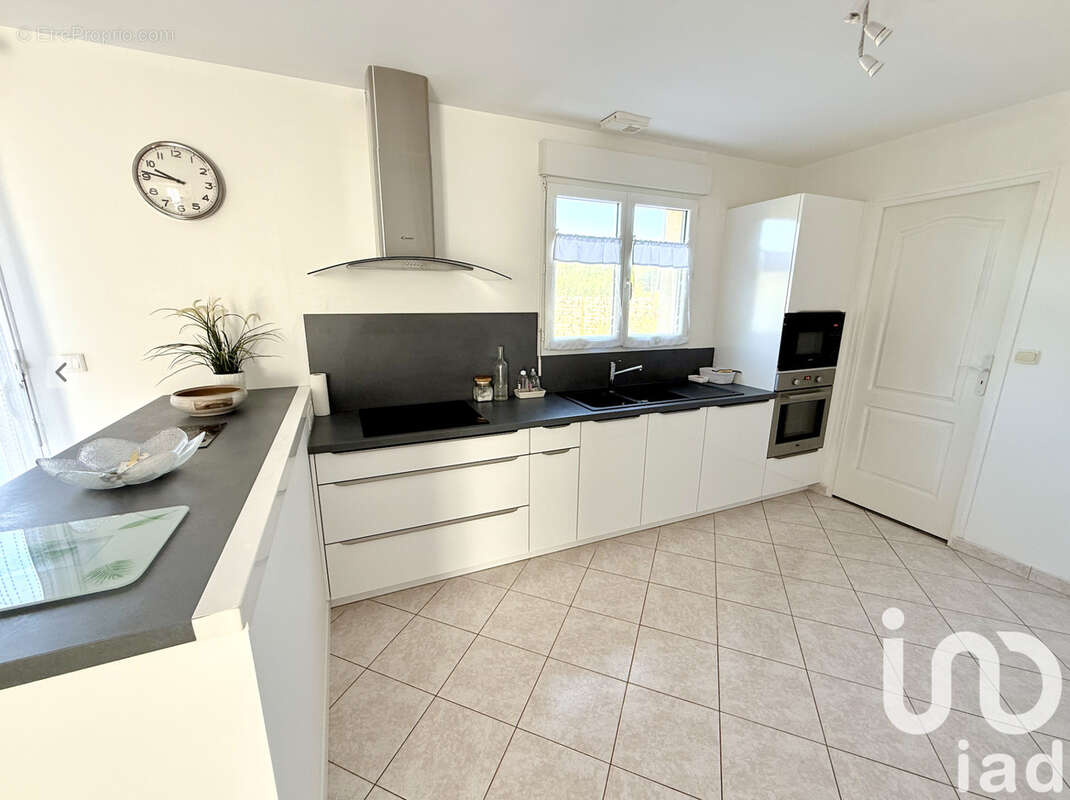 Photo 5 - Maison à MENIL