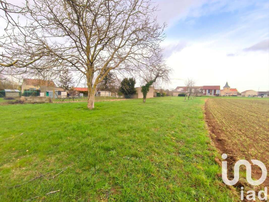 Photo 3 - Terrain à LINIERS