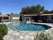 Photo 1 - Commerce à SALON-DE-PROVENCE