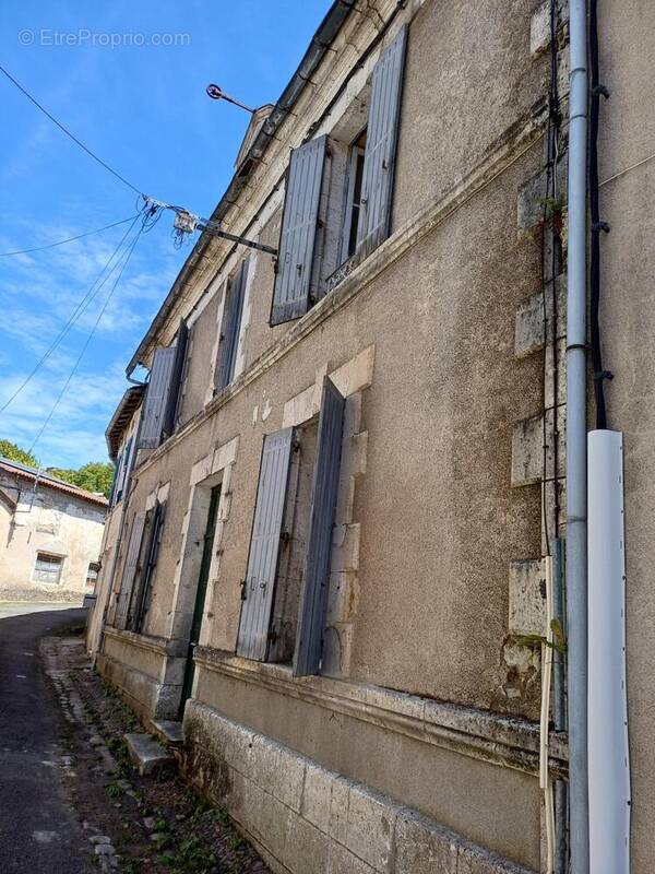 Photo 1 - Maison à CHALAIS