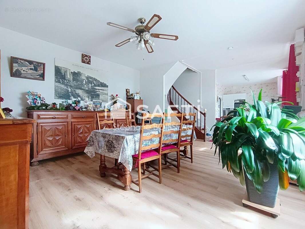 Photo 2 - Maison à LUCHE-PRINGE