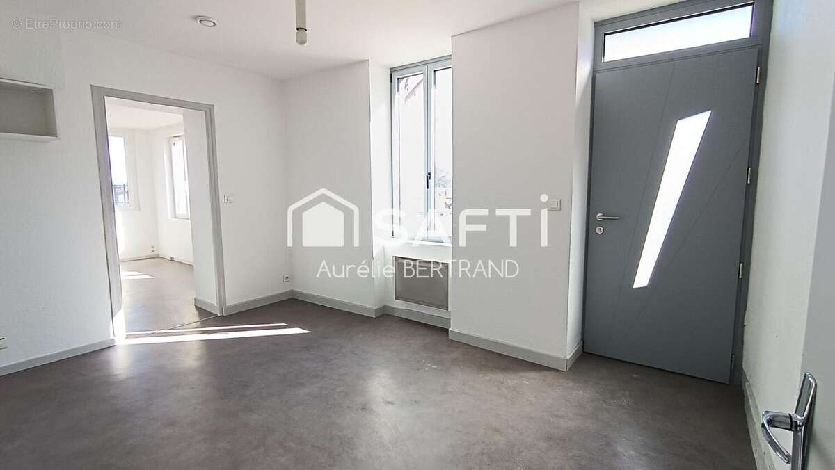 Photo 2 - Commerce à RIOM