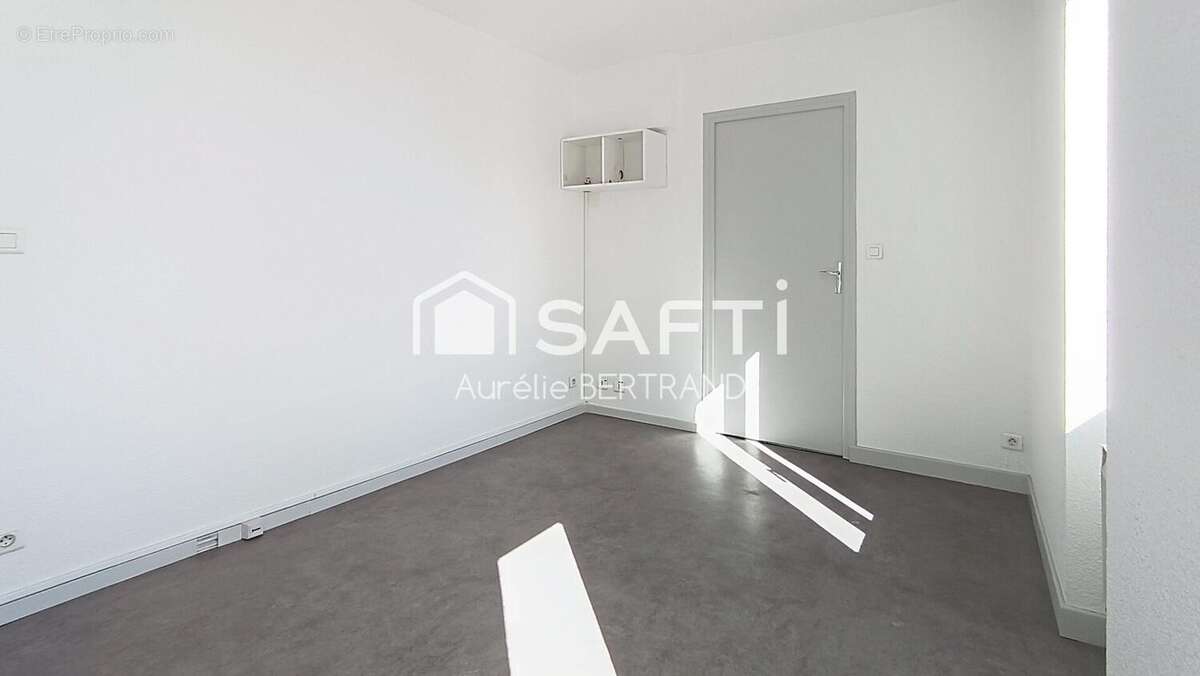 Photo 3 - Commerce à RIOM