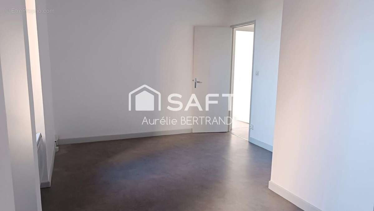 Photo 6 - Commerce à RIOM