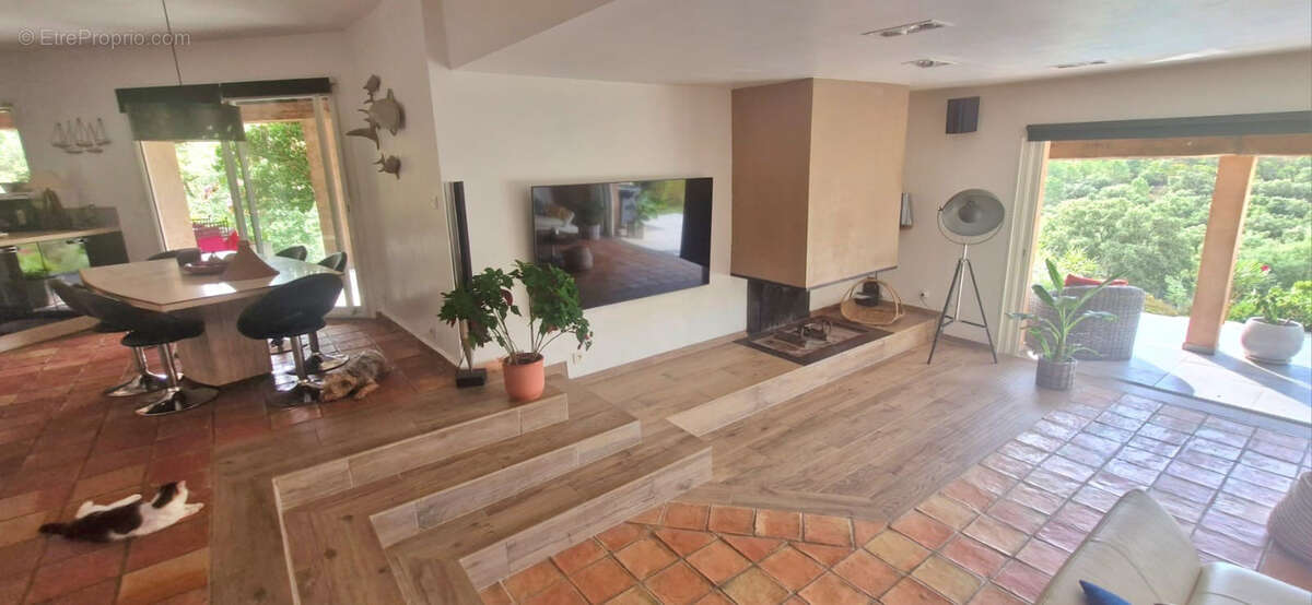 Maison à LA LONDE-LES-MAURES