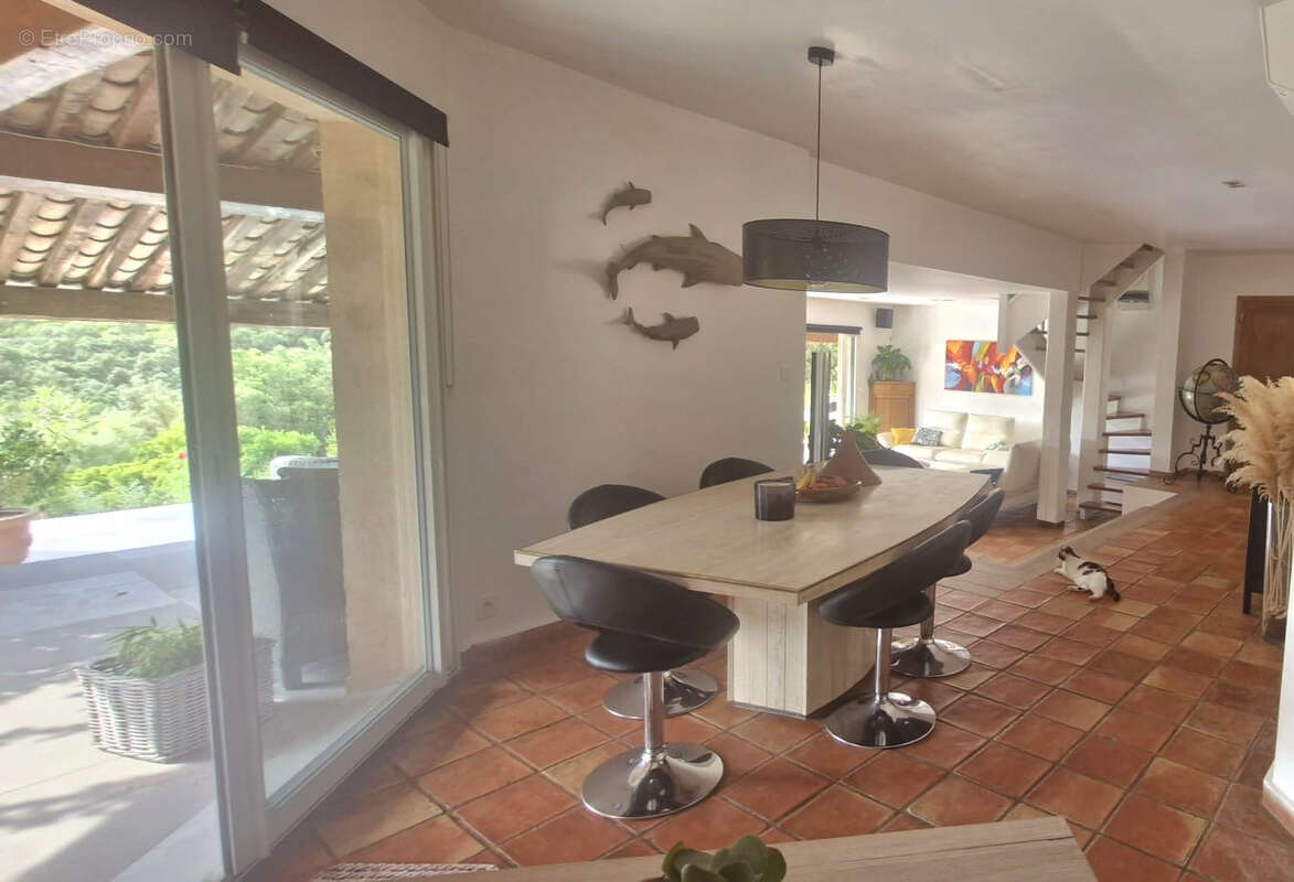 Maison à LA LONDE-LES-MAURES