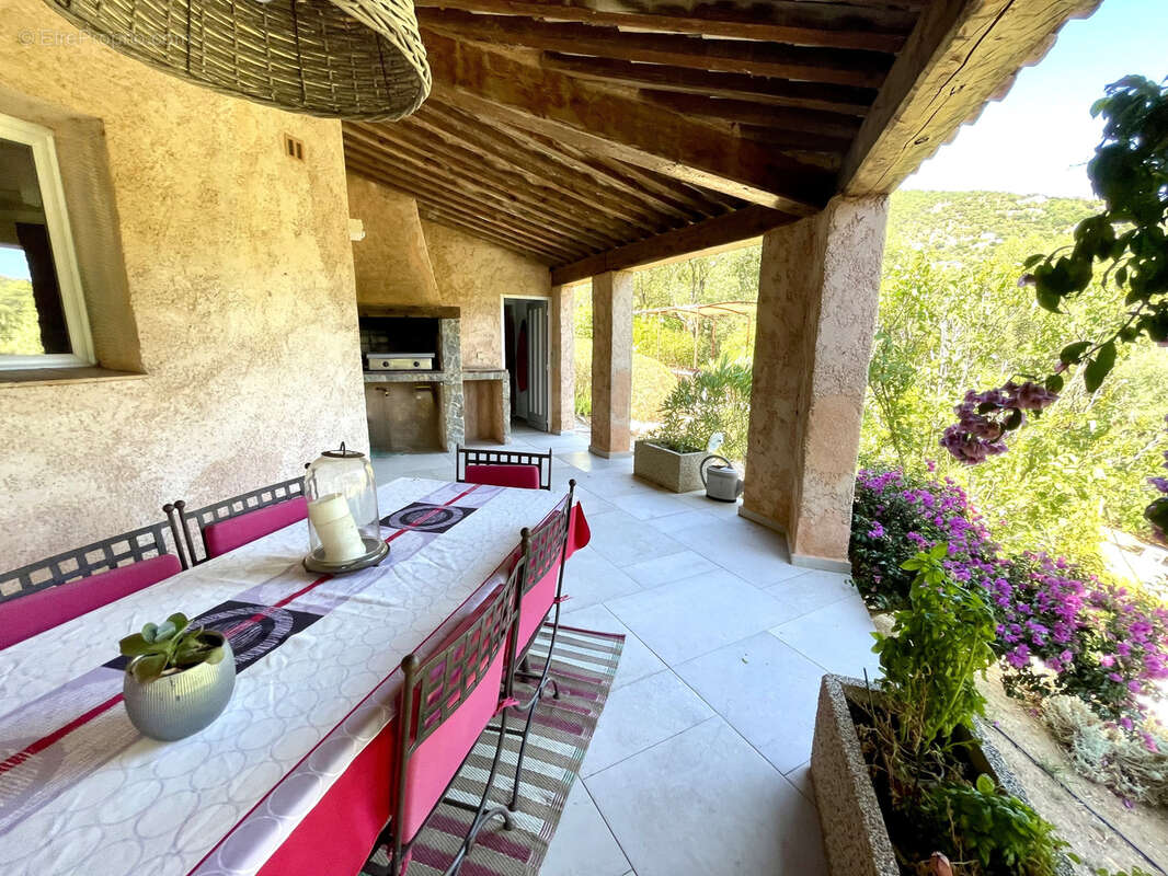 Maison à LA LONDE-LES-MAURES