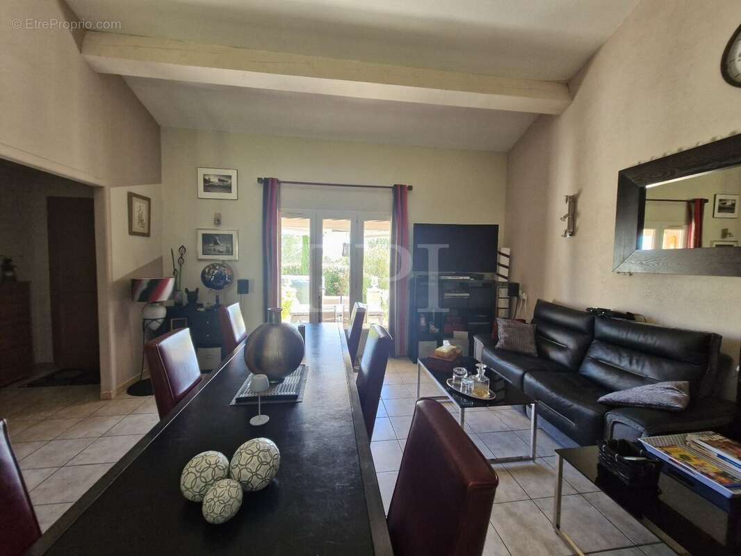 Maison à SAINT-SATURNIN-LES-APT