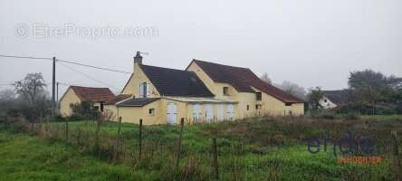 Maison à MORNAY-SUR-ALLIER