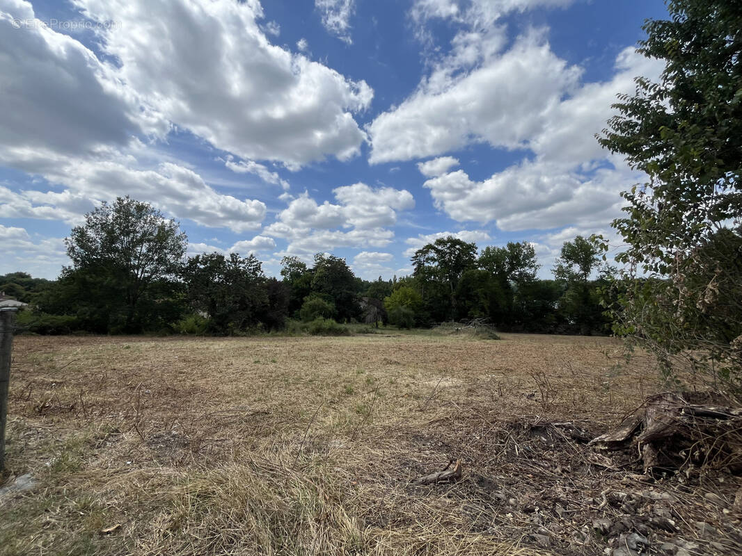 Terrain à RAZAC-SUR-L&#039;ISLE