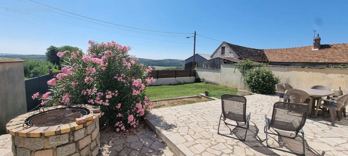 Maison à PONT-SUR-YONNE