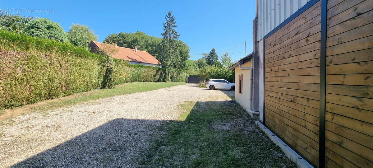 Maison à PONT-SUR-YONNE