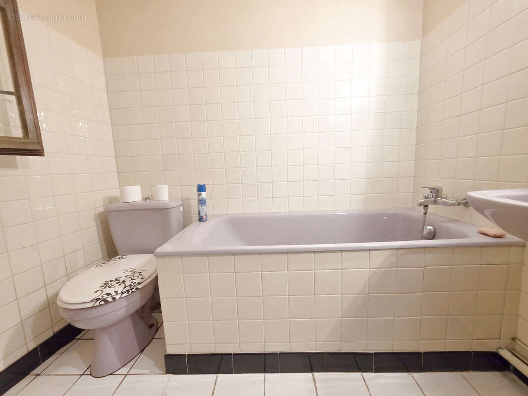 Maison à FRAYSSINET-LE-GELAT