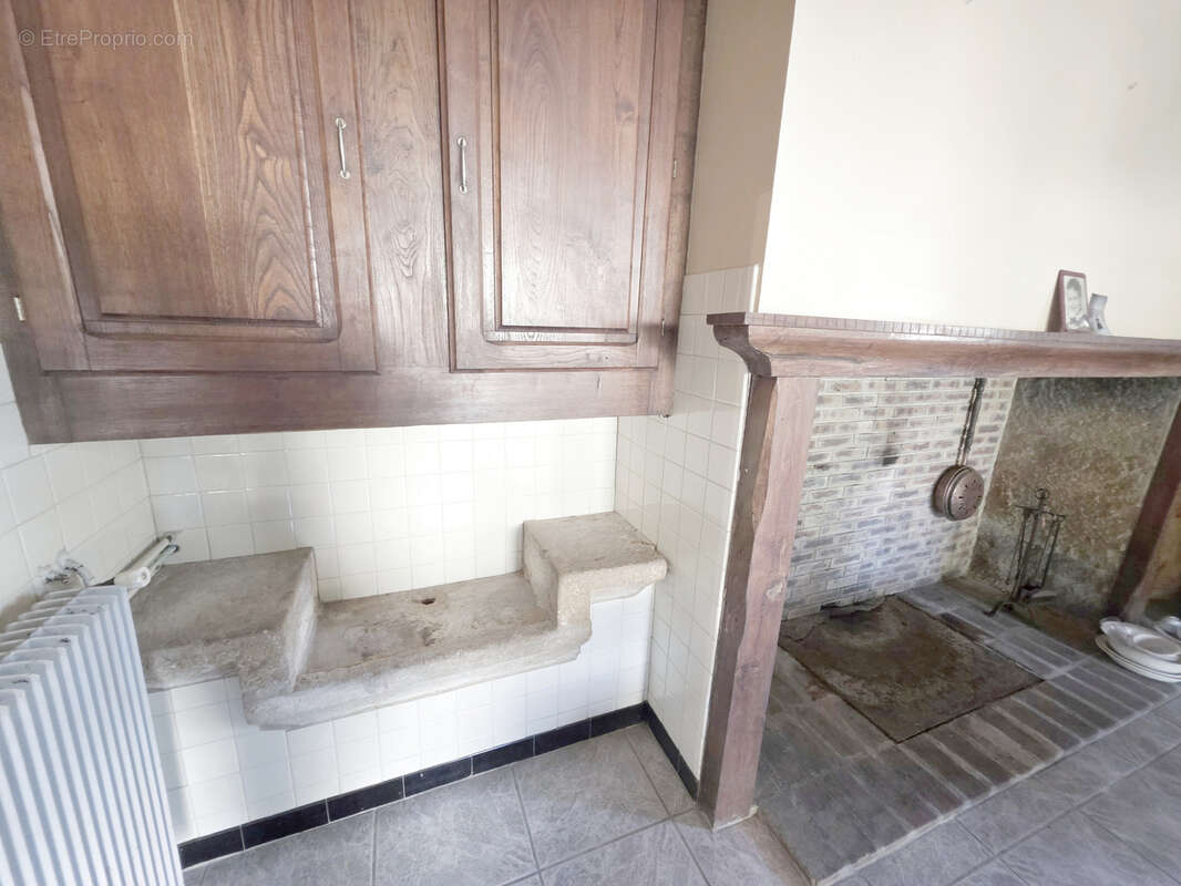 Maison à FRAYSSINET-LE-GELAT