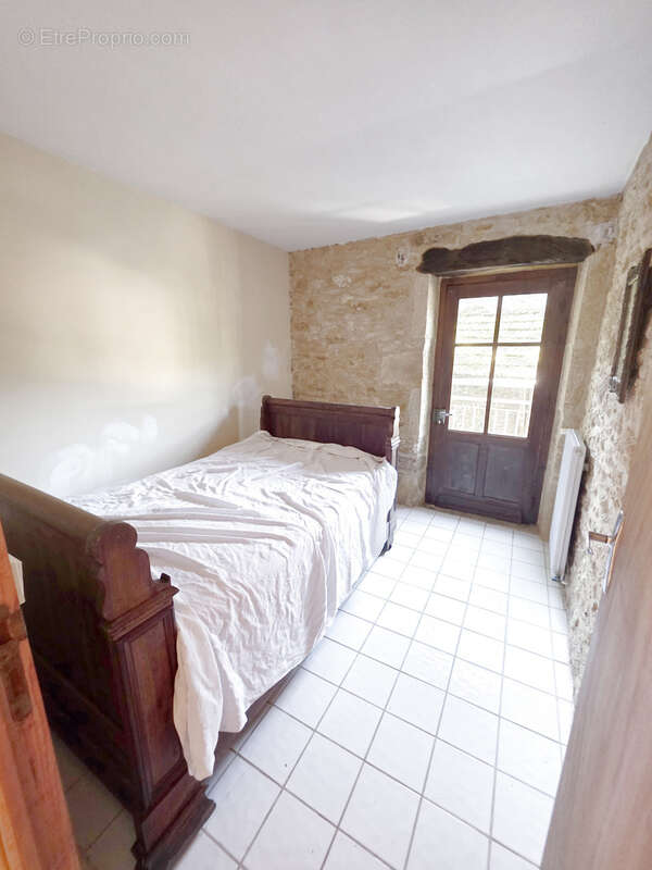 Maison à FRAYSSINET-LE-GELAT