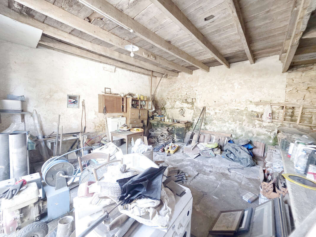 Maison à FRAYSSINET-LE-GELAT