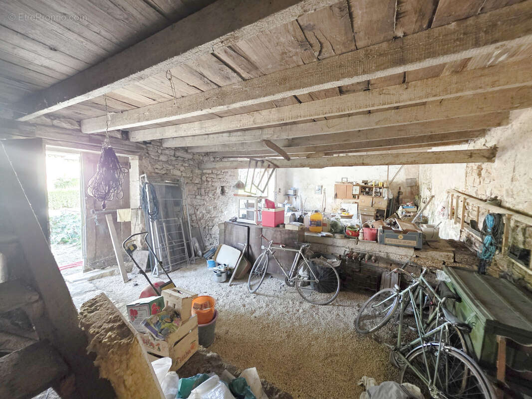 Maison à FRAYSSINET-LE-GELAT