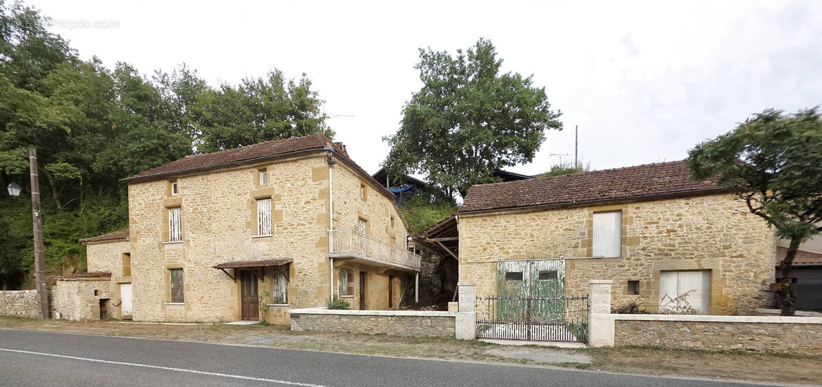 Maison à FRAYSSINET-LE-GELAT