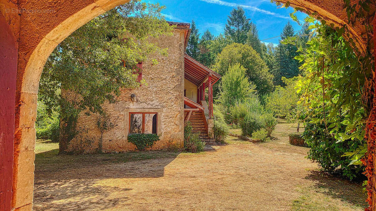 Maison à MONTCABRIER