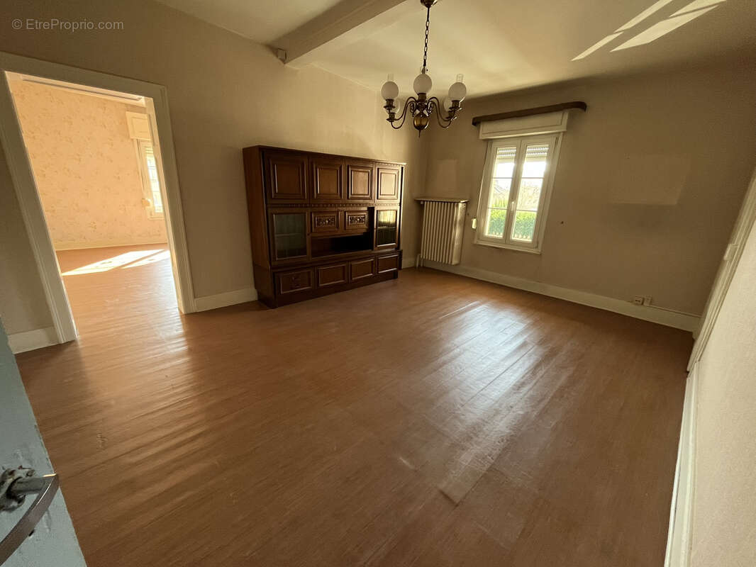 Appartement à CLOUANGE