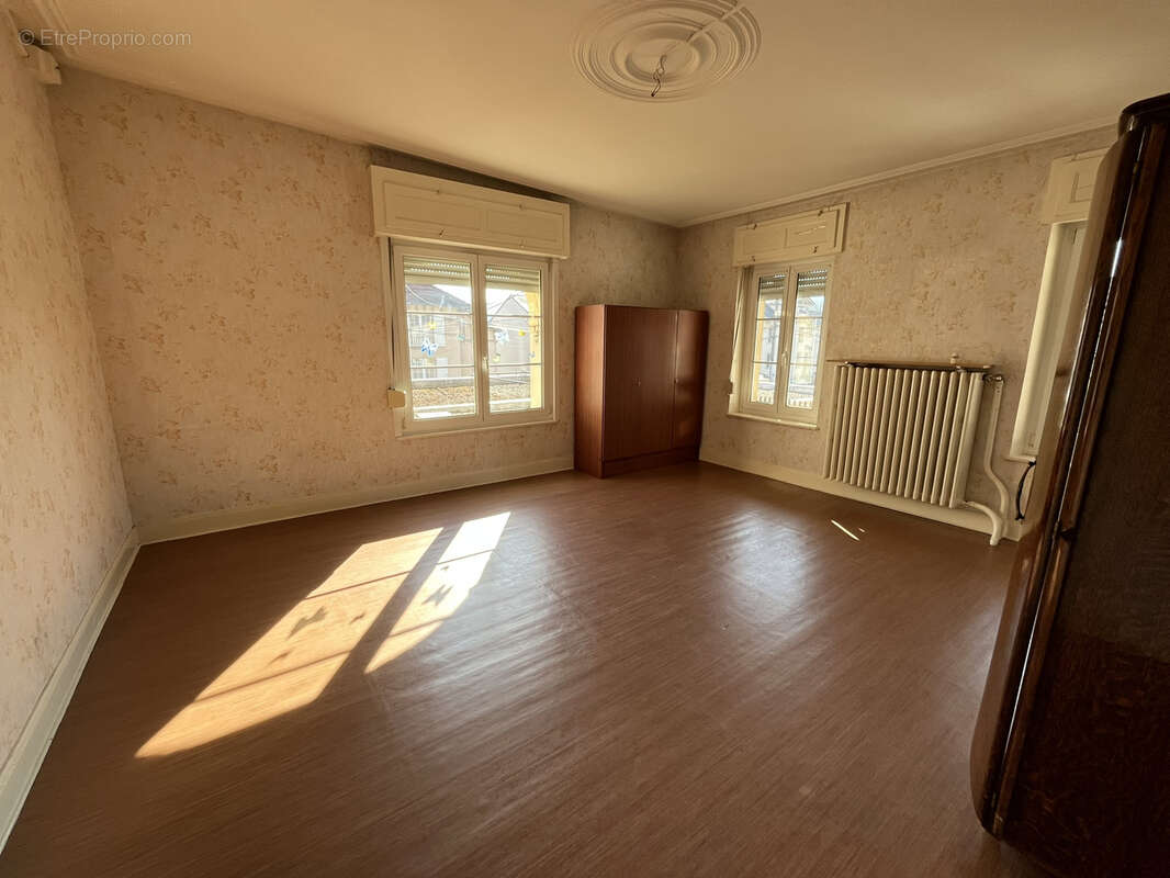 Appartement à CLOUANGE