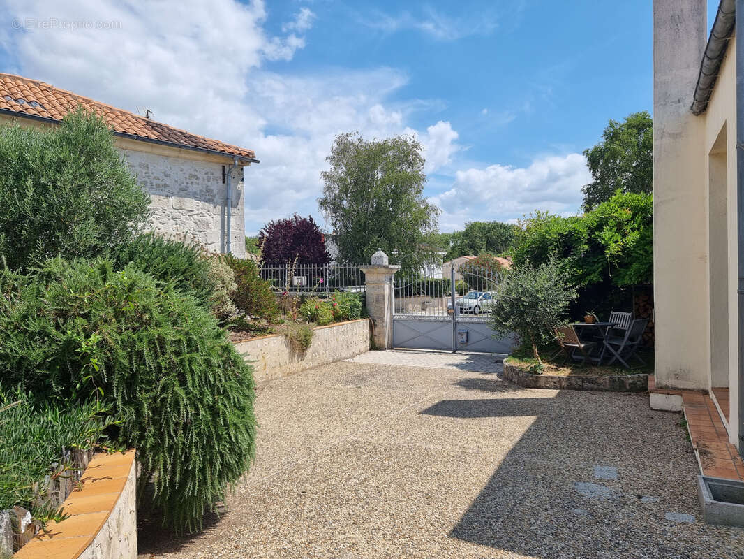 Maison à BREUIL-MAGNE