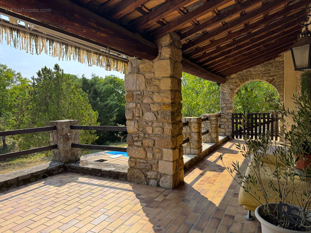 Maison à LAURAC-EN-VIVARAIS