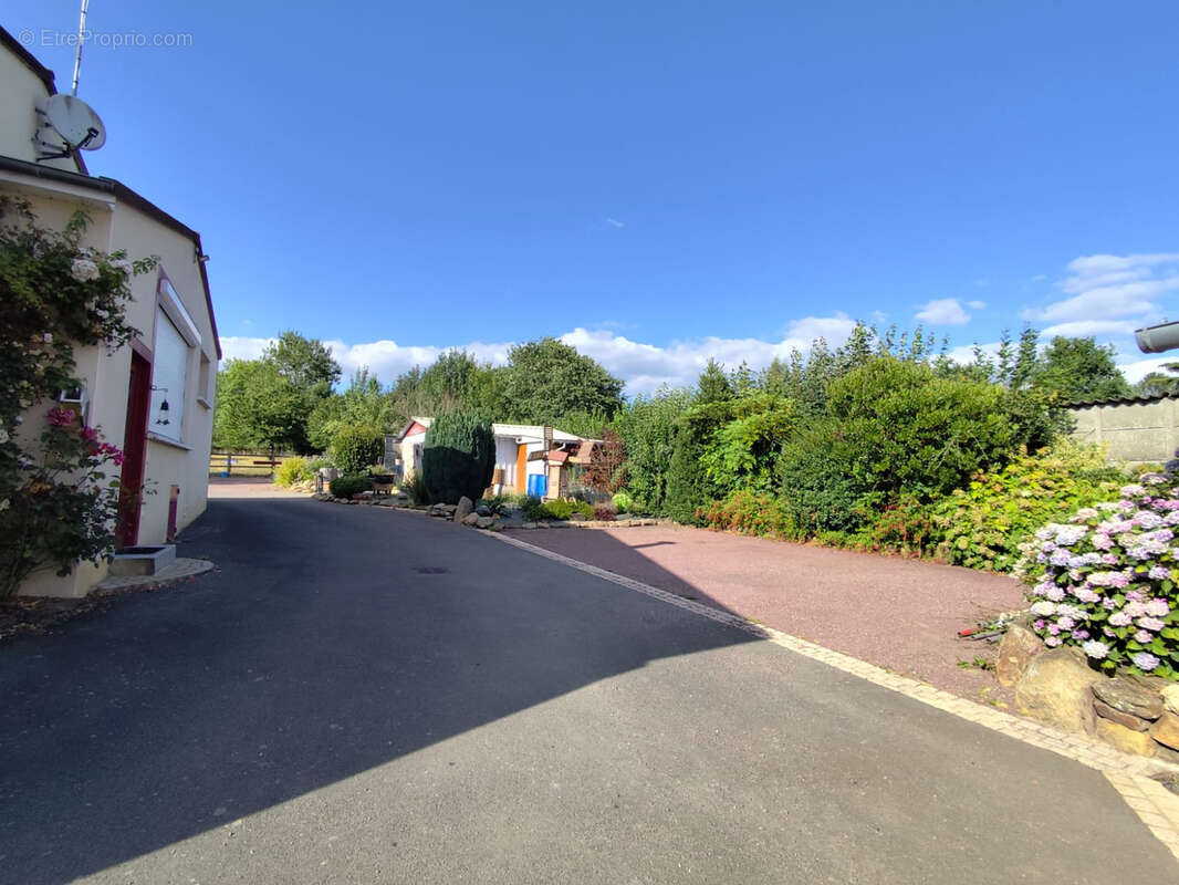 Maison à SAINT-DENIS-SUR-SARTHON