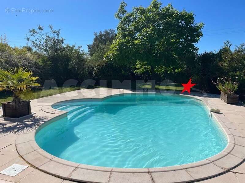 Maison à LAUZERVILLE