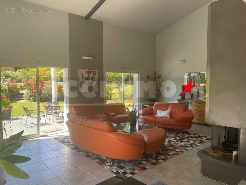 Maison à LAUZERVILLE