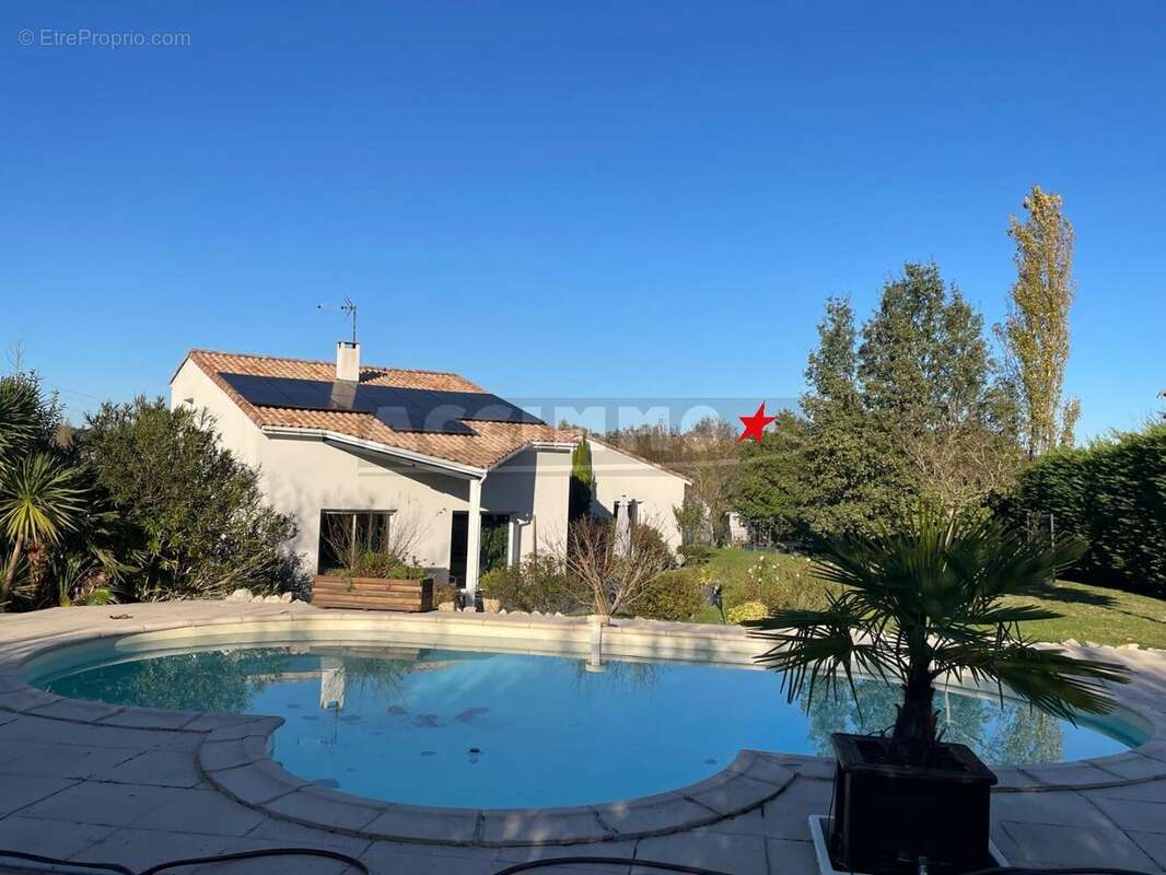 Maison à LAUZERVILLE